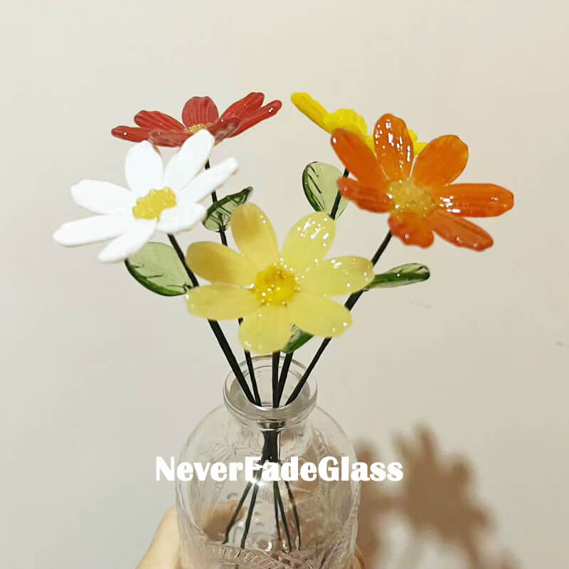 cute glass daisy bouquet